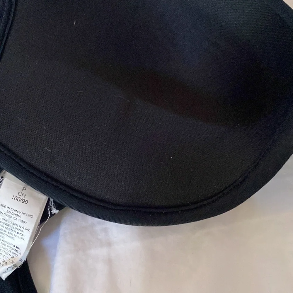 Old Navy woman’s black push up with underwire bikini top size small - Picture 4 of 6